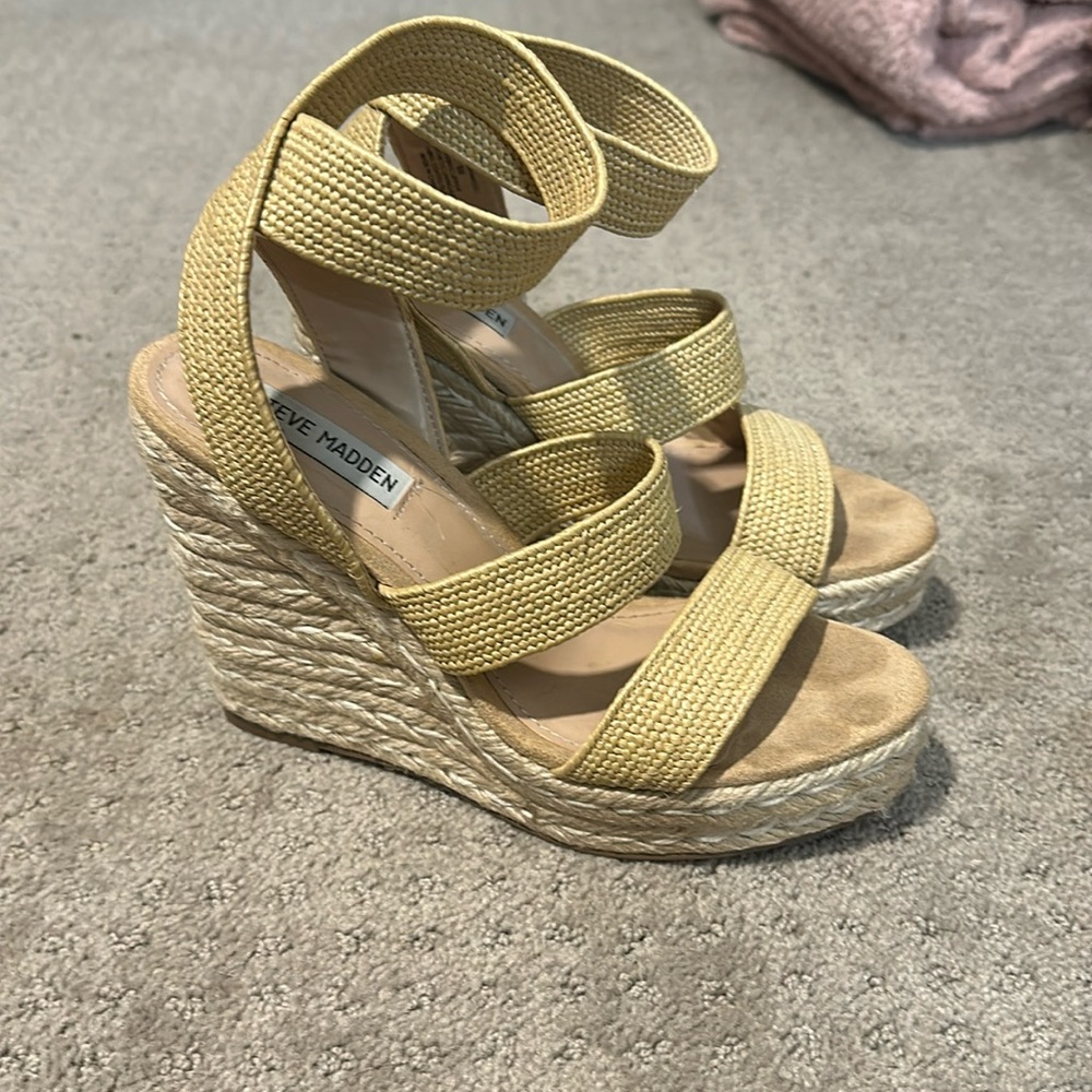 Steve Madden summer wedge . Great condition size 8